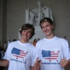 Kjetil og Sondre forran Mr Abraham Lincoln